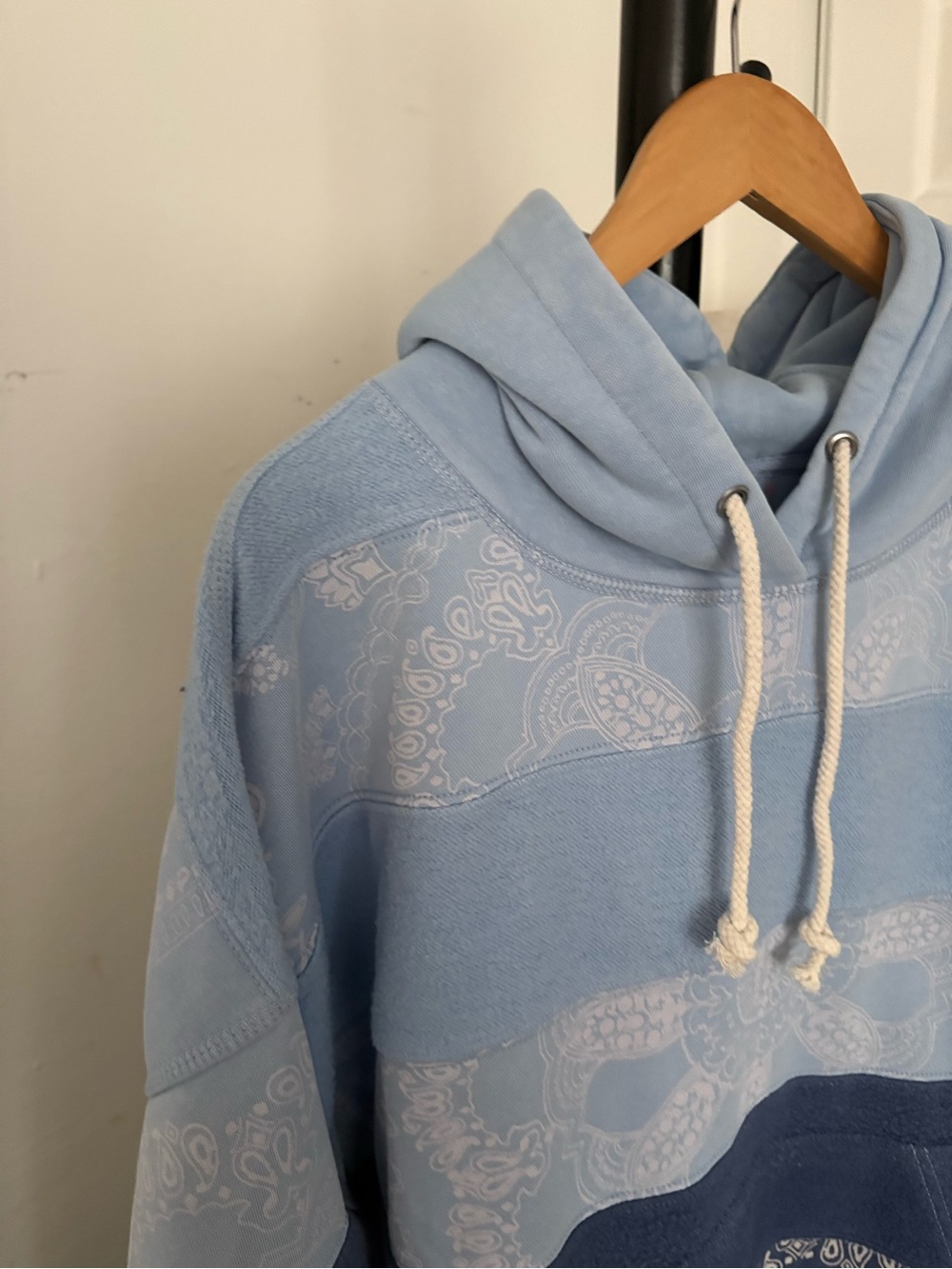 NWT FREE PEOPLE MOVEMENT Final Call Bandana Logo Hoodie | Blue Indigo Combo $168 - Picture 11 of 13